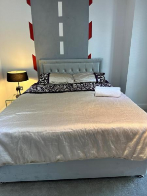 Stylish room luxury king bed
